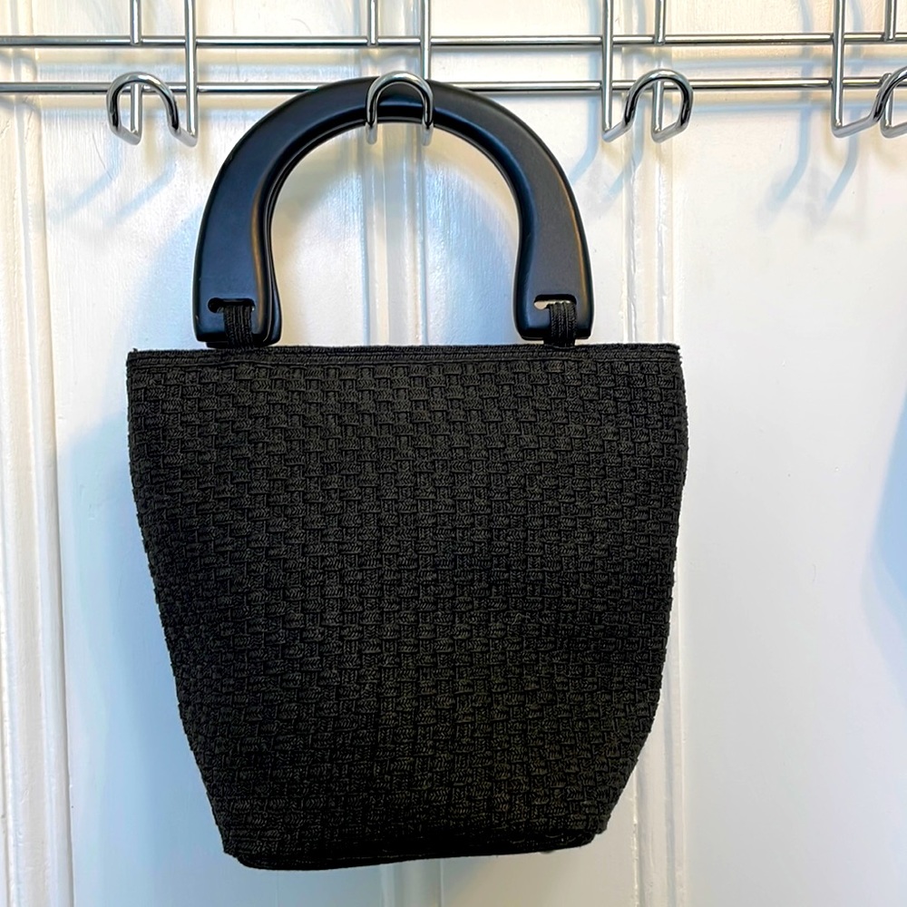 Basket-weave wood handle bag